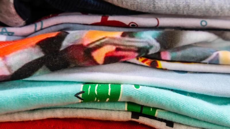 Como Encontrar os Melhores Fornecedores de Camisas Personalizadas para Seu Negócio